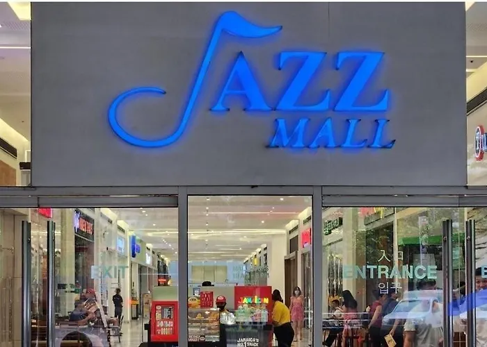 Luxury Staycation In Makati With Jacuzzi & Arcade *