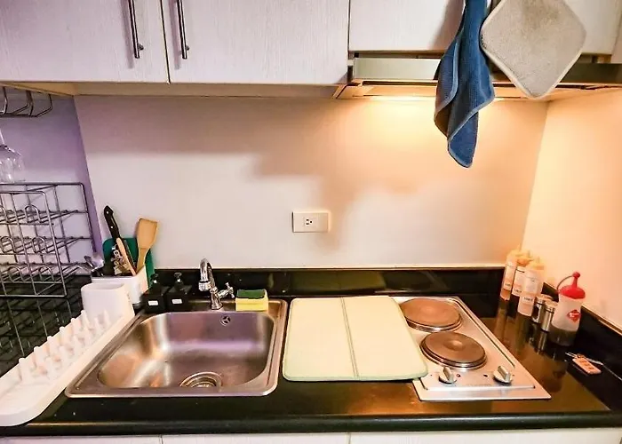 Luxury Staycation In Makati With Jacuzzi & Arcade Apartment *