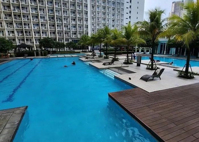Luxury Staycation In Makati With Jacuzzi & Arcade Apartment *